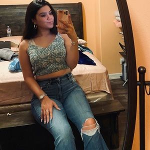 Meet your Posher, Samantha